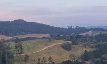 Imagem 2: Construa seu Refúgio em Atibaia: Terreno Amplo com Poço Artesiano!