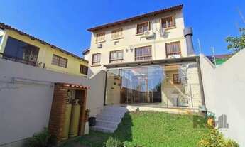 Imagem 5: Ampla casa de 175 m² com 3 dormitórios e 3 vagas de garagem