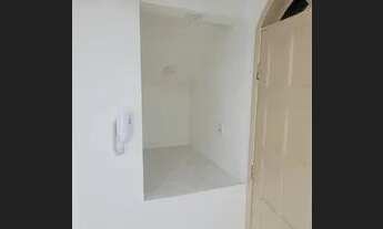 Imagem 4: Alugo apartamento (SEM garagem, nem para moto), ideal para casal. Não aceitamos pets.<b