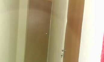 Imagem 2: Aluga casa com 2 guartos no bairro Piratininga falar com Myriam