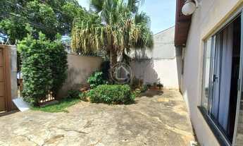 Imagem 2: CASA AMPLA Casa com 3 dormitórios