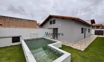 Imagem 4: Casa com Piscina nos fundos e garagem para 4 carros em Itanhaém no Jamaica