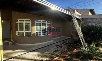 Imagem: ALUGA-SE casa com 3 quartos, 4 vagas de