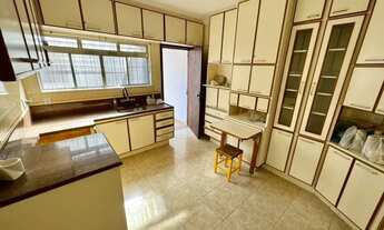 Imagem 6: Casa para aluguel tem 170 metros quadrados com 4 quartos