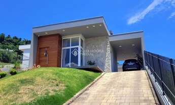 Imagem: Linda Casa à Venda no Centro de Encantado