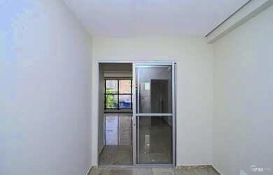 Imagem 2: Sala Comercial] Galpão / depósito com 1 vaga na garagem