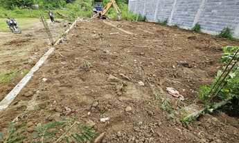 Imagem 6: Terreno a venda em Angra dos Reis para investimento com as fundações cavadas e enchidas