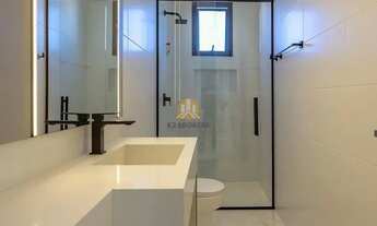 Imagem 3: Cobertura Mobiliada à venda no Centro de Balneário Camboriú-SC: 4 suítes e 3 vagas de gara