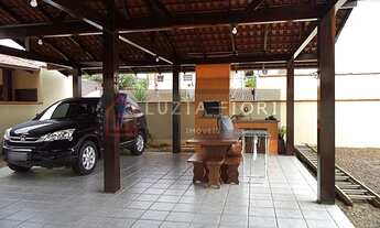 Imagem 4: Casa à venda no bairro América, Joinville/SC Sobrado localizado em rua nobre do bairro