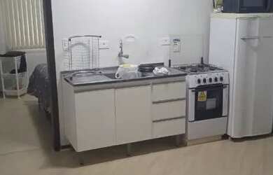 Imagem 2: Apartamento parcialmente mobiliado com garagem no centro