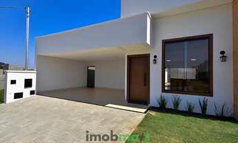 Imagem 3: Casa de condomínio térrea para venda tem 136 metros quadrados com 3 quartos