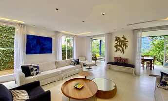 Imagem 4: Vista para as montanhas, muito espaço e tranquilidade nessa casa próxima a praia da Joatin