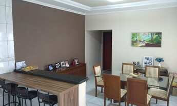 Imagem 3: Chácara para venda com 277 metros quadrados com 3 quartos