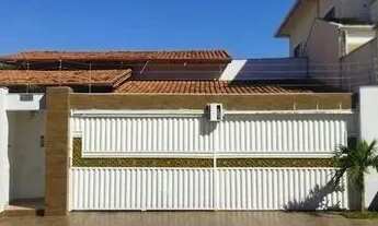 Imagem: Casa com piscina à venda