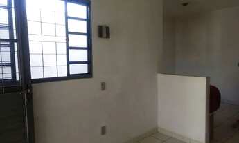 Imagem 7: ALUGO CASA 02 QUARTOS