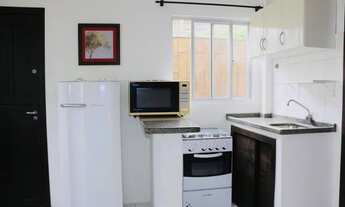 Imagem 4: Linda Kitnet na Trindade - ao lado da UFSC - somente mulheres