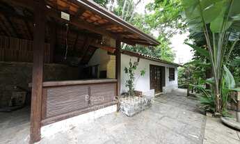 Imagem 4: Residência integrada à natureza com vistas amplas e áreas bem distribuídas