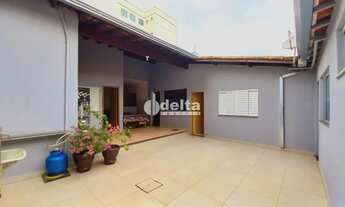 Imagem 9: Casa disponível para venda no bairro Santa Mônica em Uberlândia MG