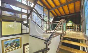 Imagem 7: Casa com 407 m2 4 dormitórios, 2 suítes no Morro da cruz com vista incrível para Beira mar