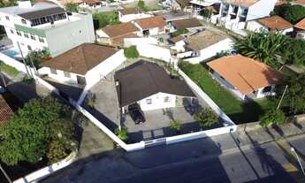 Imagem 2: Casa na avenida, esquina comercial