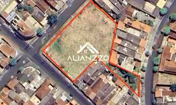 Imagem: Terreno Murado Localizado no Parque Ribeirão