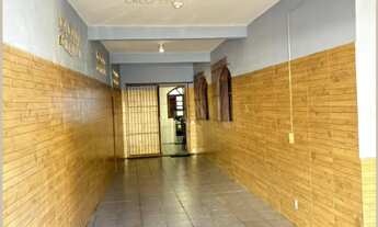 Imagem 2: Casa à venda em Parque Jacaraipe com 3 Quartos e um aplo Quintal