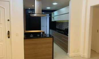 Imagem 7: Apartamento reformado, possui 71 metros quadrados com 2 quartos(1suíte), 1 vaga