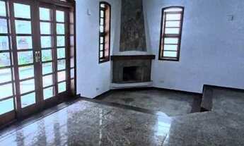 Imagem 6: Casa de condomínio para aluguel tem 350 metros quadrados com 4 quartos