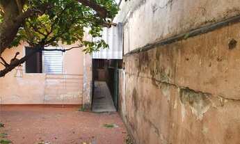 Imagem 7: Casa Antiga, com ótima estrutura com dois quartos, em uma ótima área. Imóvel para Reforma