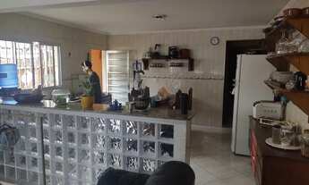 Imagem 5: VENDE-SE CASA COM 4 DORMITÓRIOS - 250m²