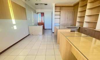 Imagem 6: Sala Comercial Mobiliada e com Vista para o Lago