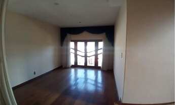 Imagem 3: EXCELENTE CASA EM BAIRRO NOBRE DA CIDADE