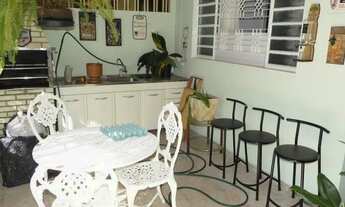 Imagem 3: Sobrado para venda possui 240 metros quadrados com 4 quartos em Vila Colorado - Suzano - S