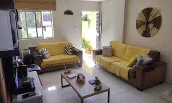 Imagem 2: Vendo ótima casa triplex em vila na Freguesia Ilha