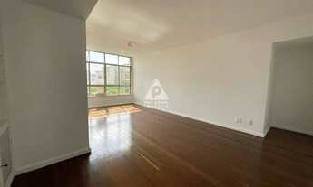 Imagem 2: Excelente Oportunidade! Amplo Apartamento 3 Quartos com Suíte e Varanda