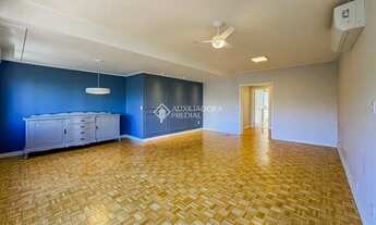 Imagem 4: Imóvel para venda tem 142 metros quadrados com 2 quartos em Três Figueiras - Porto Alegre