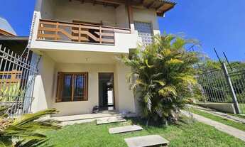 Imagem 3: Sobrado 3 dormitórios com lareira, churrasqueira, piscina, 4 vagas garagem com 196,00m² de