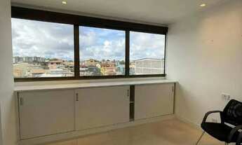 Imagem 4: Sala comercial no Hangar Business decorada com armários á venda na Av. Luiz Viana Filho