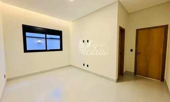 Imagem 5: Casa de 245 m² com 3 suítes, closet e área gourmet com piscina aquecida no Setor Sudoeste