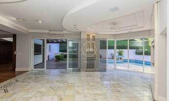 Imagem 2: Casa Em Condomínio de Alto Padrão com 6 Dormitórios e Piscina Privativa no Seminário