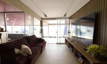 Imagem 4: Casa de de rua com 360m2, 3 suites, 5 vagas de garagem, piscina e churrasqueira