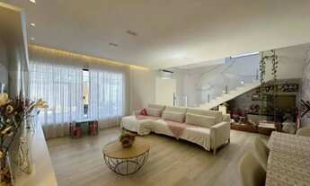 Imagem 7: Imóvel para venda possui 320 metros quadrados com 4 quartos