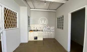 Imagem 7: Casa de rua : / Residencial / Alto