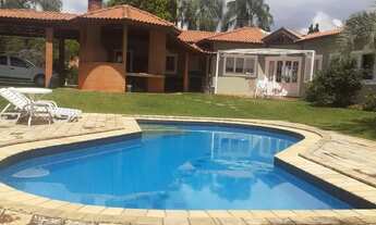 Imagem 2: Casa em Condomínio, Serra Negra / SP, bairro dos Macacos, 4 dormitórios, sendo 2 suítes, 4