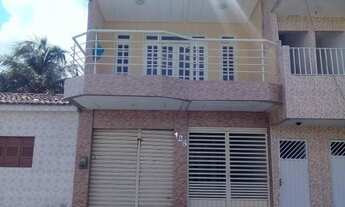 Imagem: Casa com primeiro andar no centro de Guarabira