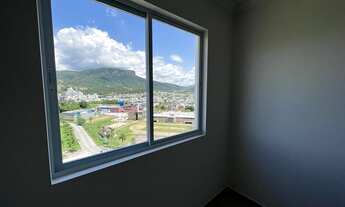 Imagem 6: Apartamento na Pedra Branca com 2 quartos sendo 1 suíte, vista pro lago..