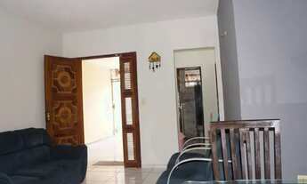 Imagem 2: Casa para venda com 130 metros quadrados com 3 quartos.