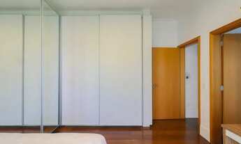 Imagem 2: Sobrado para venda possui 329 metros quadrados com 4 quartos em Alto da Lapa - São Paulo