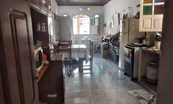 Imagem 6: Casa para aluguel e venda possui 200 metros quadrados com 3 quartos