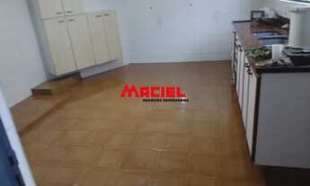 Imagem 5: Sobrado para aluguel e venda tem 266 metros quadrados com 5 quartos